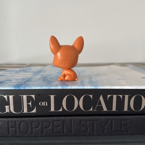 Littlest Pet Shop Authentic No # Nori Brown Lucky Boston Terrier Blue Paw LPS - Picture 2 of 3